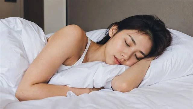 Thói quen ngủ này có thể âm thầm ảnh hưởng đến tim, liên quan đến suy tim và đột quỵ, đáng tiếc nhiều người vẫn làm mỗi đêm Thói quen ngủ này có thể âm thầm ảnh hưởng đến tim, liên quan đến suy tim và đột quỵ, đáng tiếc nhiều người vẫn làm mỗi đêm