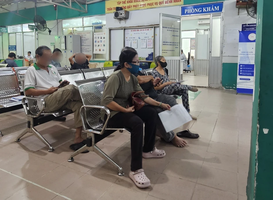 Thời tiết nóng gặp thuốc huyết áp: Nguy cơ tụt huyết áp người lớn tuổi