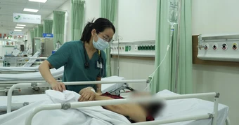 Thông tin mới nhất về vụ nghi ngộ độc bánh mì vừa xảy ra ở phường Hạnh Thông