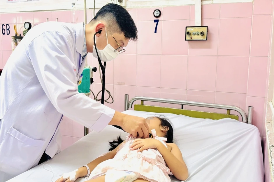 Thông tin mới nhất vụ hàng chục học sinh trường Bình Quới Tây nghi ngộ độc Thông tin mới nhất vụ hàng chục học sinh trường Bình Quới Tây nghi ngộ độc