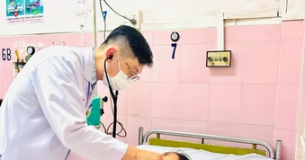 'Thủ phạm' khiến hàng loạt học sinh TPHCM nhập viện nguy hiểm ra sao?