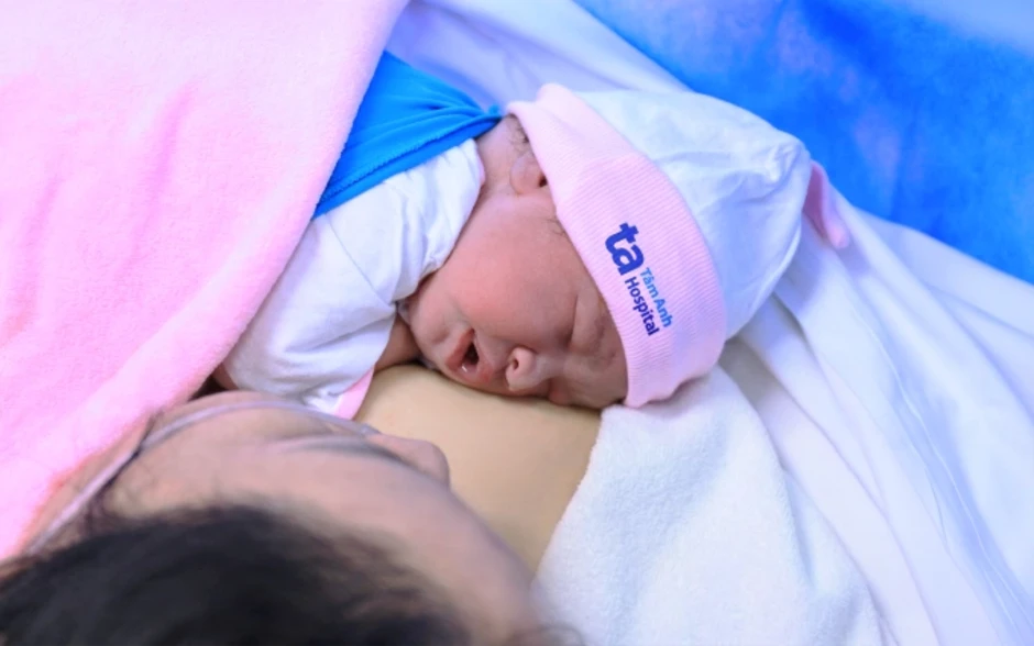 Thụ tinh ống nghiệm có con sau 7 năm sống xa nhau - Báo TinVina