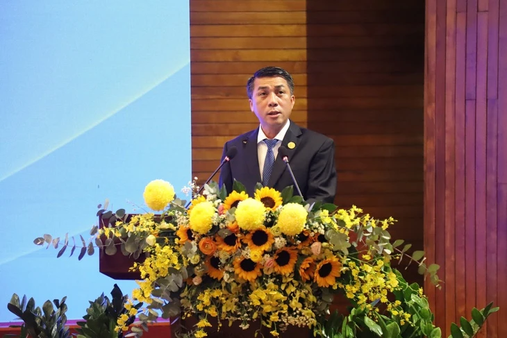 Thứ trưởng Bộ Y tế: Tập trung phát triển cấp cứu đường không, tránh kẹt xe giờ cao điểm Thứ trưởng Bộ Y tế: Tập trung phát triển cấp cứu đường không, tránh kẹt xe giờ cao điểm
