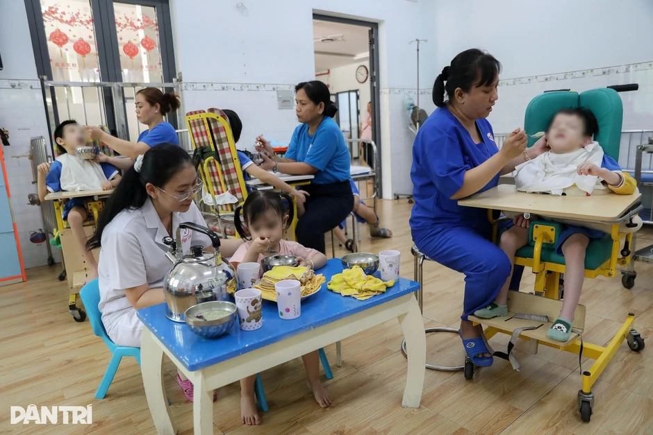 Thứ trưởng Bộ Y tế: Tìm giải pháp xử lý bạo lực, bỏ rơi người khuyết tật Thứ trưởng Bộ Y tế: Tìm giải pháp xử lý bạo lực, bỏ rơi người khuyết tật