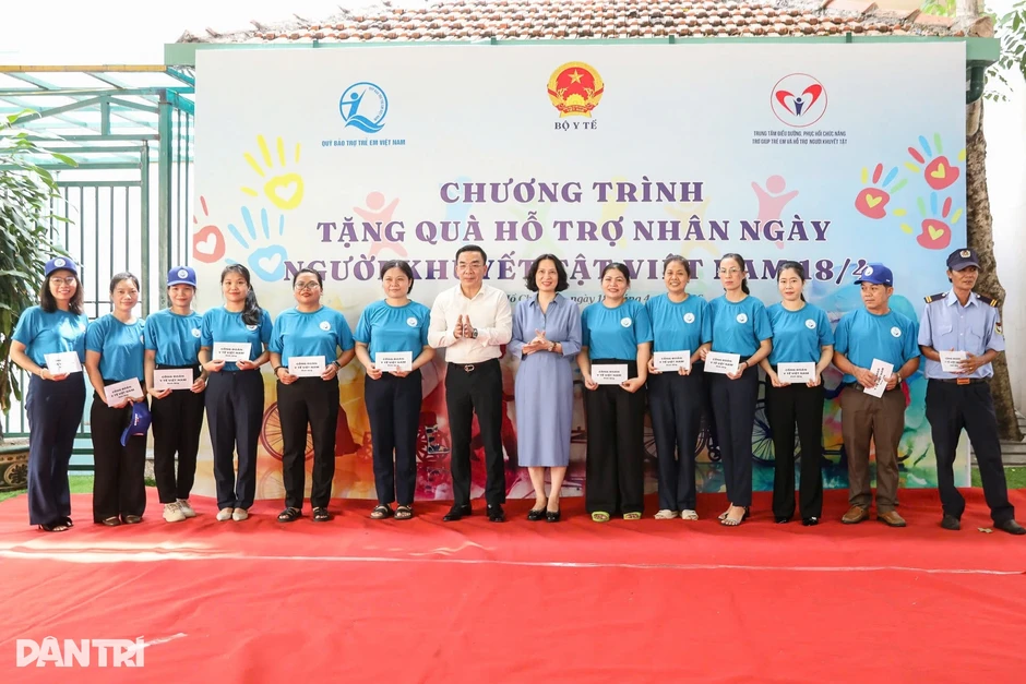 Thứ trưởng Bộ Y tế: Tìm giải pháp xử lý bạo lực, bỏ rơi người khuyết tật Thứ trưởng Bộ Y tế: Tìm giải pháp xử lý bạo lực, bỏ rơi người khuyết tật