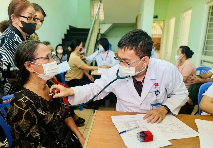 Thủ tướng: Từ năm 2026 khám sức khỏe định kỳ, khám sàng lọc miễn phí cho toàn dân Thủ tướng: Từ năm 2026 khám sức khỏe định kỳ, khám sàng lọc miễn phí cho toàn dân