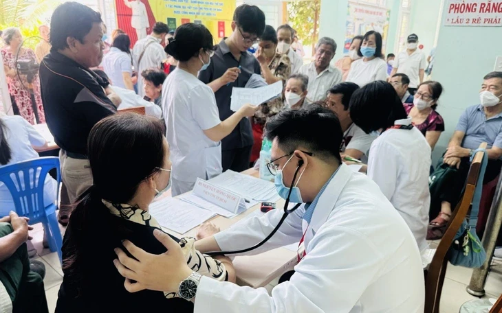 Thủ tướng: Từ năm 2026 khám sức khỏe định kỳ, khám sàng lọc miễn phí cho toàn dân Thủ tướng: Từ năm 2026 khám sức khỏe định kỳ, khám sàng lọc miễn phí cho toàn dân