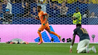 Thức đêm xem World Cup thế nào để không hại tim mạch? - Báo TinVina