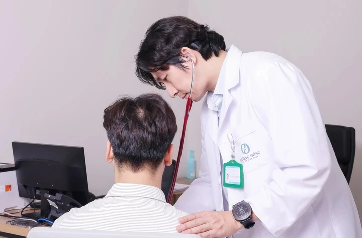 Thực hư chuyện "thoát khỏi đột quỵ trong gang tấc" chỉ với 2 động tác?