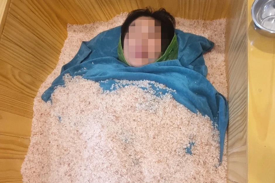 Thực hư việc "vùi mình vào cát nóng" giảm cân, 45 phút mất 6cm vòng bụng? Thực hư việc "vùi mình vào cát nóng" giảm cân, 45 phút mất 6cm vòng bụng?