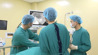 Thực quản giãn gấp đôi sau 11 năm co thắt tâm vị - Báo TinVina