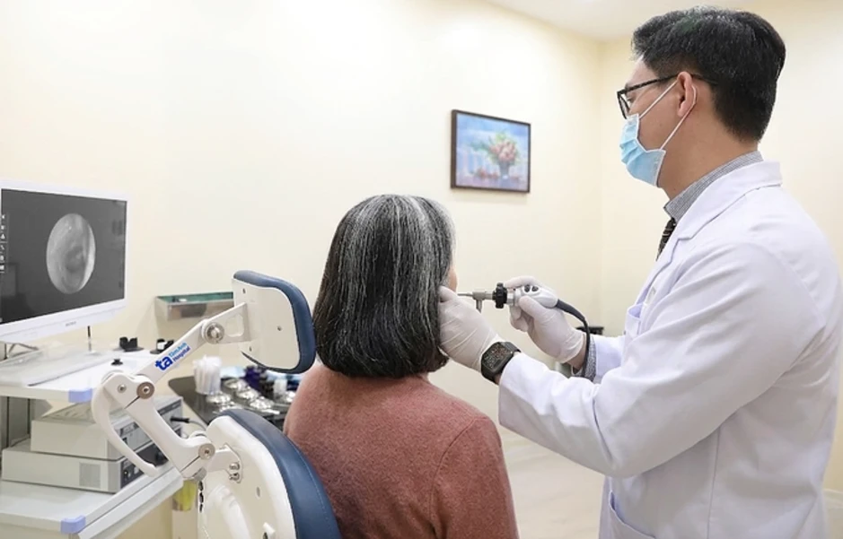 Thủng màng nhĩ khi máy bay hạ cánh - Báo TinVina Thủng màng nhĩ khi máy bay hạ cánh - Báo TinVina