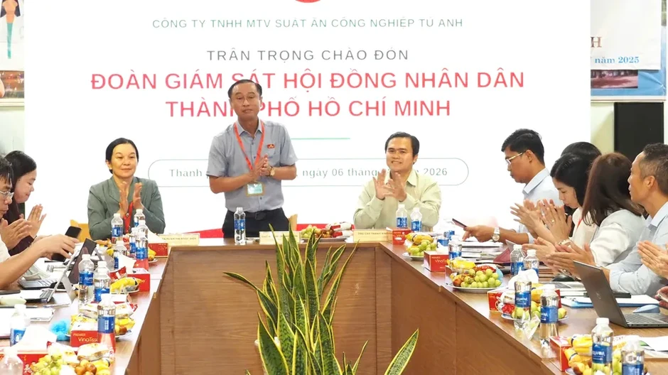 Thường trực HĐND TPHCM khảo sát ATTP công ty cung ứng suất ăn trường học Thường trực HĐND TPHCM khảo sát ATTP công ty cung ứng suất ăn trường học