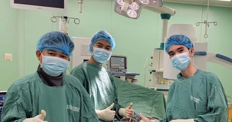 Tích cực chữa trị vết thương nặng, nhiễm trùng cho ngư dân