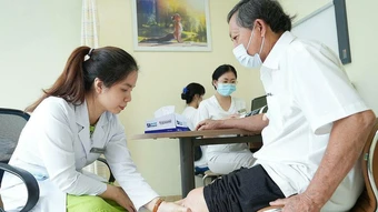 Tiêm chất nhờn có giúp 'trẻ hóa' khớp? - Báo TinVina