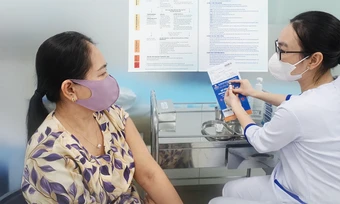 Tiêm vaccine vì sợ nhiễm virus gây dại - Báo TinVina