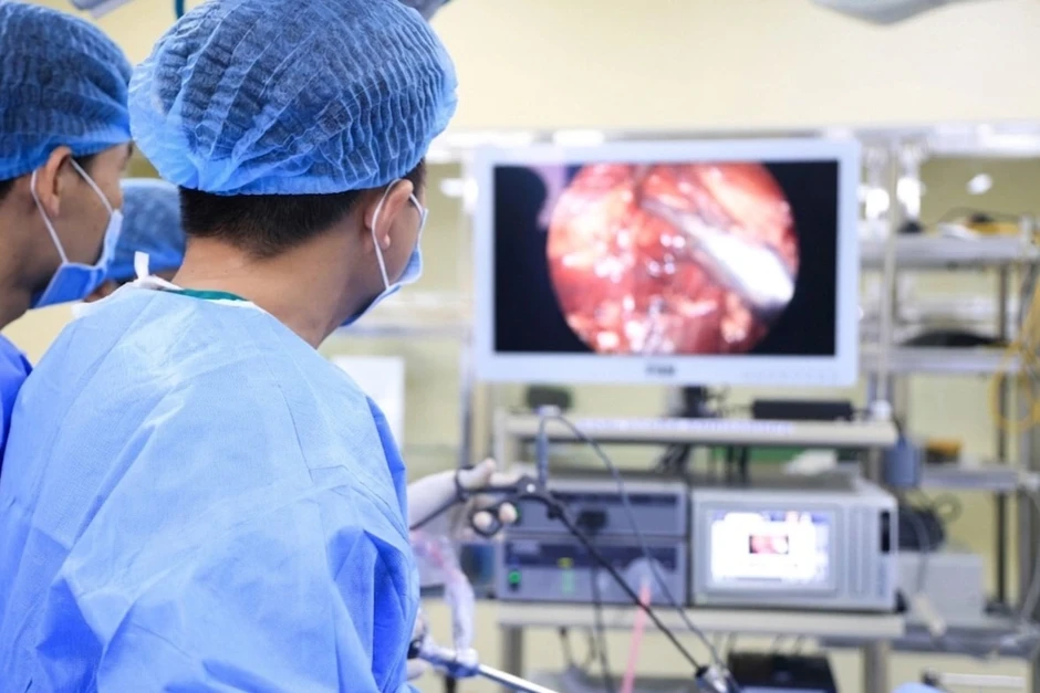 Tiểu máu kéo dài, người đàn ông phát hiện khối u thận 7cm Tiểu máu kéo dài, người đàn ông phát hiện khối u thận 7cm
