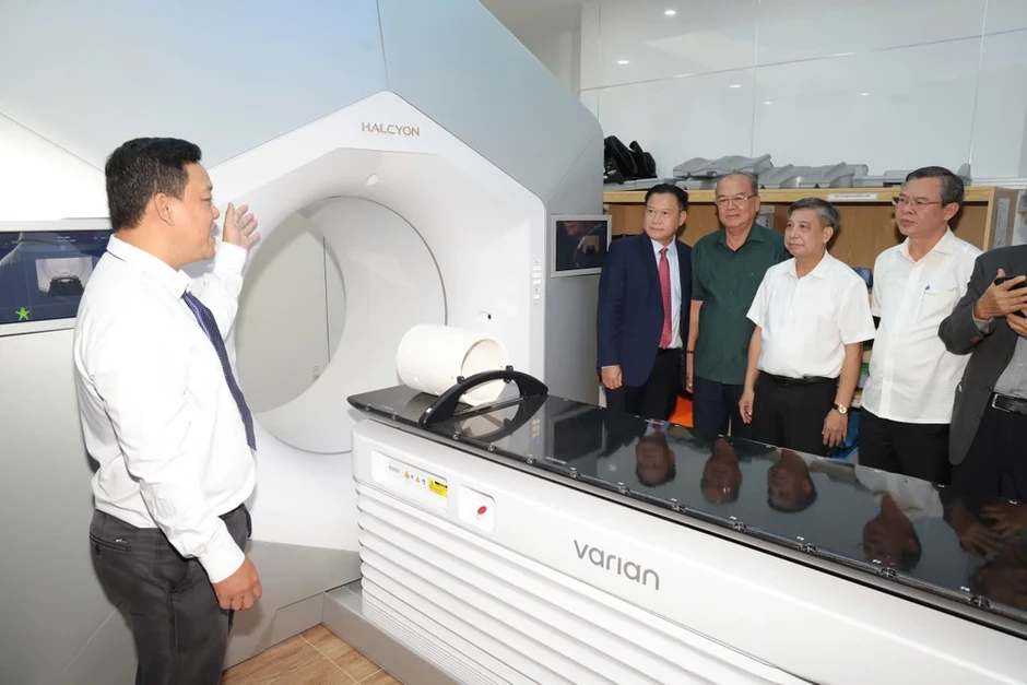 Tin vui cho bệnh nhân ung thư ĐBSCL: Cần Thơ chính thức bàn giao hệ thống xạ trị gia tốc Tin vui cho bệnh nhân ung thư ĐBSCL: Cần Thơ chính thức bàn giao hệ thống xạ trị gia tốc