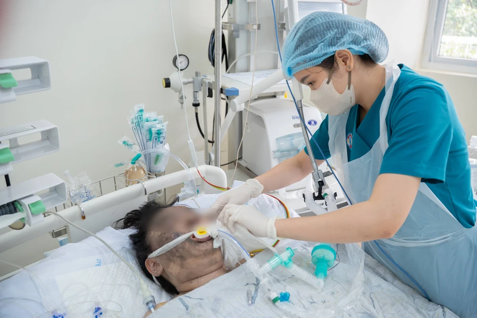Tình trạng sức khỏe 4 nạn nhân trong vụ cháy lớn lúc rạng sáng ở TPHCM Tình trạng sức khỏe 4 nạn nhân trong vụ cháy lớn lúc rạng sáng ở TPHCM