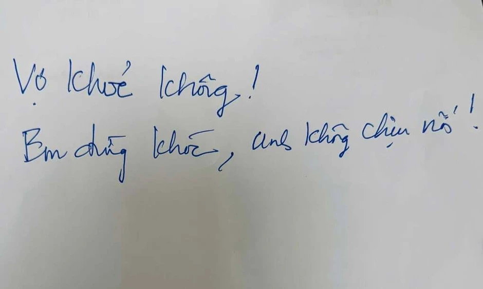 Tờ giấy viết từ phòng hồi sức tích cực Tờ giấy viết từ phòng hồi sức tích cực
