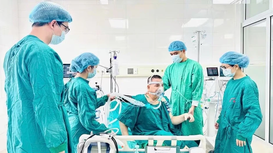 Tờ giấy viết từ phòng hồi sức tích cực Tờ giấy viết từ phòng hồi sức tích cực