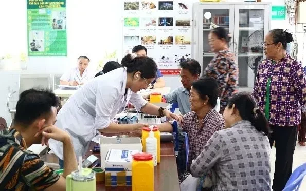 TP Hồ Chí Minh đưa bác sĩ bệnh viện lớn về trạm y tế, miễn phí chạy thận cho bệnh nhân nghèo TP Hồ Chí Minh đưa bác sĩ bệnh viện lớn về trạm y tế, miễn phí chạy thận cho bệnh nhân nghèo