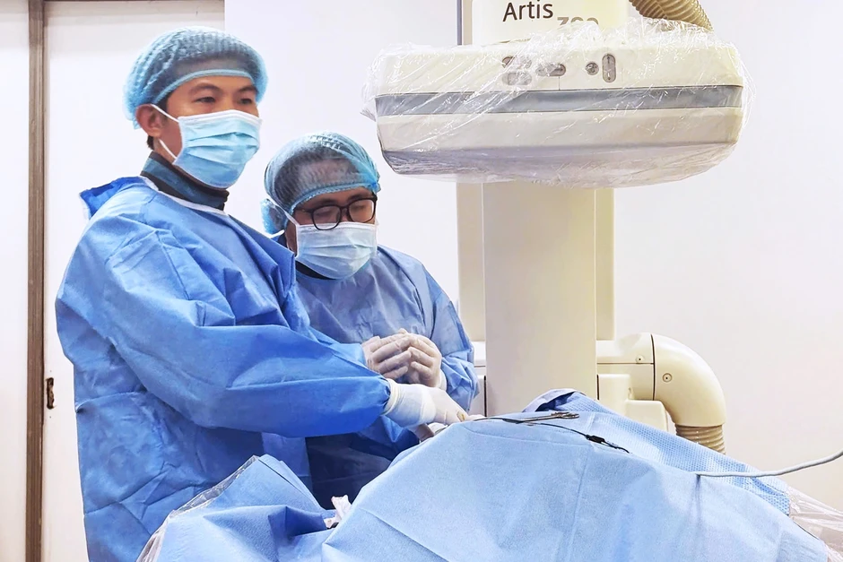 TPHCM: 2 cơ sở y tế hội chẩn từ xa, cứu bệnh nhân tim còn đập 30 lần/phút