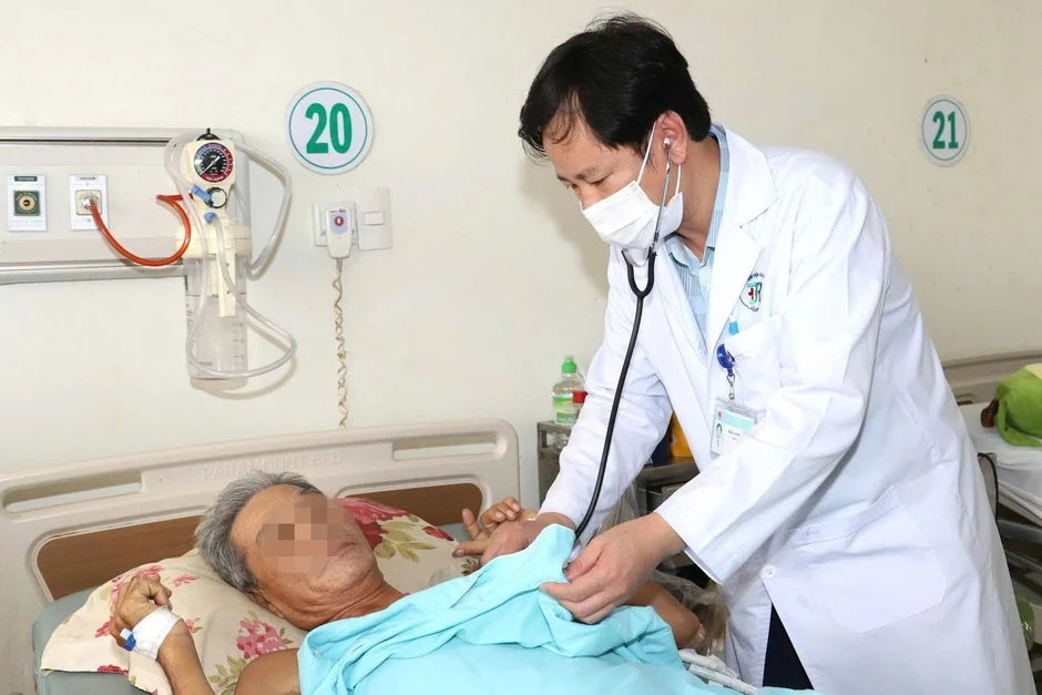 TPHCM: Bác sĩ vượt hàng chục km khẩn cứu nạn nhân bị bê tông đè nguy kịch TPHCM: Bác sĩ vượt hàng chục km khẩn cứu nạn nhân bị bê tông đè nguy kịch