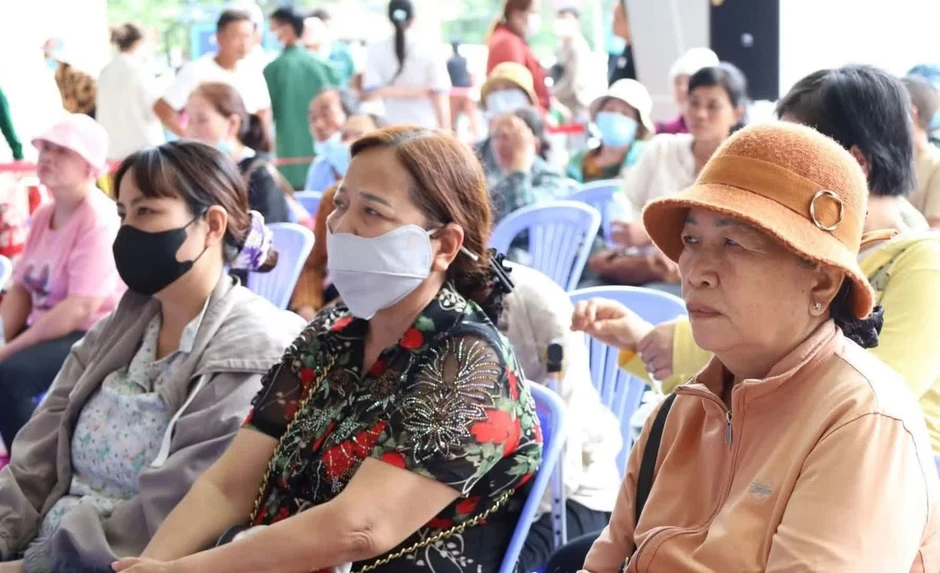 TPHCM: Bệnh nhân khám ung thư tăng nhưng máy chiếu chụp chẩn đoán ‘đắp chiếu’ TPHCM: Bệnh nhân khám ung thư tăng nhưng máy chiếu chụp chẩn đoán ‘đắp chiếu’