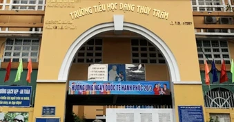 TPHCM: Cấp cứu hàng chục học sinh và bảo mẫu nghi ngộ độc ở trường tiểu học