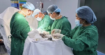TPHCM: Cuộc chạy đua nửa đêm đến Cần Giờ cứu người đàn ông vỡ gan nguy kịch