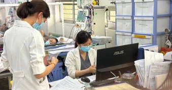 TPHCM dự kiến hỗ trợ mỗi bác sĩ nội trú tối đa 100 triệu đồng/năm học