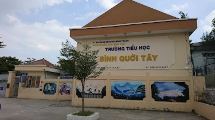 TPHCM: Hàng chục học sinh một trường tiểu học đau bụng, nghi ngộ độc thực phẩm TPHCM: Hàng chục học sinh một trường tiểu học đau bụng, nghi ngộ độc thực phẩm