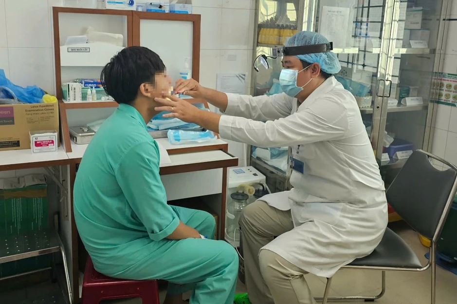 TPHCM: Liên tục cấp cứu các trường hợp lâm nguy vì tai nạn phổ biến khi ăn