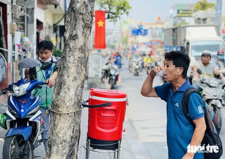 TP.HCM nắng nóng, nhiệt độ thực tế cao hơn dự báo: Ảnh hưởng toàn diện sức khỏe TP.HCM nắng nóng, nhiệt độ thực tế cao hơn dự báo: Ảnh hưởng toàn diện sức khỏe
