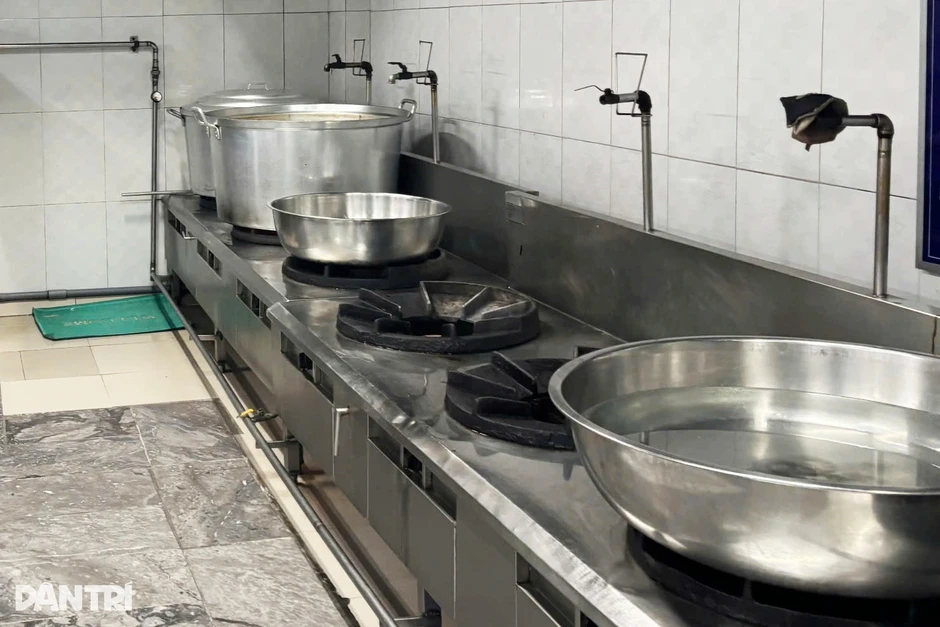 TPHCM: Phạt 133 triệu đồng 5 cơ sở kinh doanh dịch vụ ăn uống sai phạm TPHCM: Phạt 133 triệu đồng 5 cơ sở kinh doanh dịch vụ ăn uống sai phạm