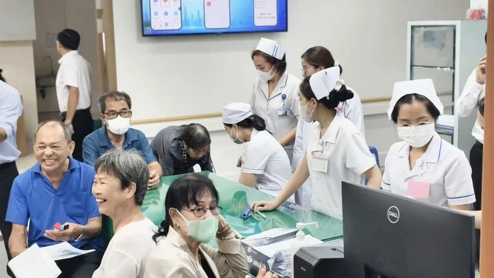 TPHCM: Sôi nổi ngày đầu tiên khám sức khỏe miễn phí tại Bệnh viện An Bình theo chương trình của TP TPHCM: Sôi nổi ngày đầu tiên khám sức khỏe miễn phí tại Bệnh viện An Bình theo chương trình của TP