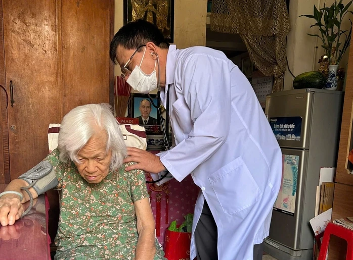 TPHCM: Thí điểm khám chữa bệnh BHYT tại nhà