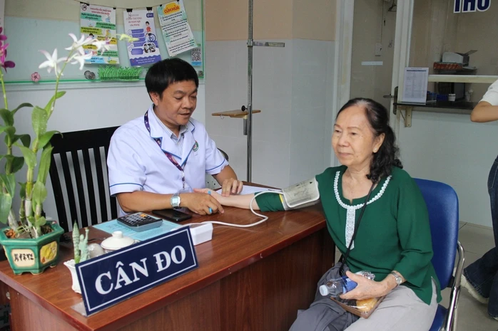 TPHCM: Thí điểm khám chữa bệnh BHYT tại nhà