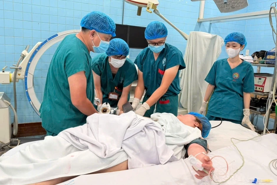 TPHCM: Xay thịt 21 năm ở chợ, người phụ nữ mất bàn tay trong 1 phút lơ là TPHCM: Xay thịt 21 năm ở chợ, người phụ nữ mất bàn tay trong 1 phút lơ là