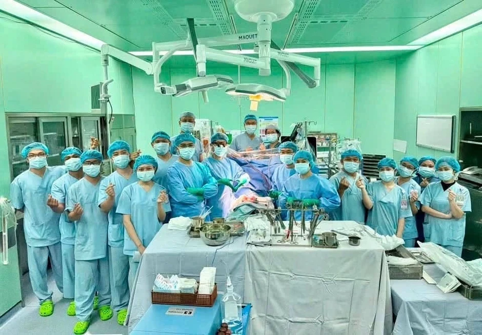 Trái tim người bố vượt 1.600km, đập trong lồng ngực bé trai 15 tuổi ở TPHCM