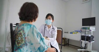 Trạm y tế chủ động chăm sóc sức khỏe tận nhà cho người bệnh