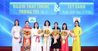 TRAO GIẢI CUỘC THI VIẾT “NGƯỜI THẦY THUỐC TRONG TÔI” LẦN 4: Thầm lặng cống hiến không mệt mỏi