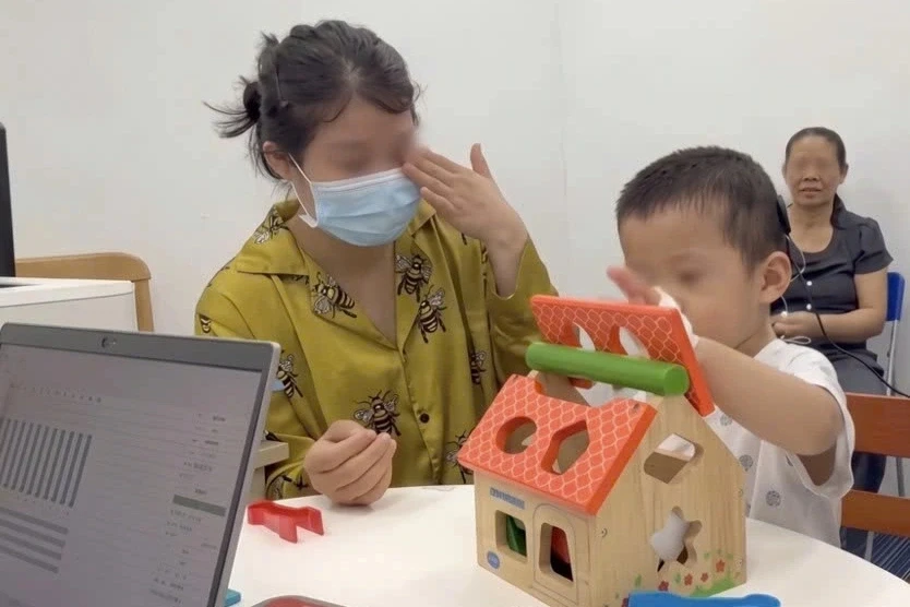 Trẻ điếc bẩm sinh nặng có thêm cơ hội phục hồi thính giác Trẻ điếc bẩm sinh nặng có thêm cơ hội phục hồi thính giác