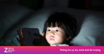 Trẻ dùng điện thoại quá nhiều sẽ có dấu hiệu này