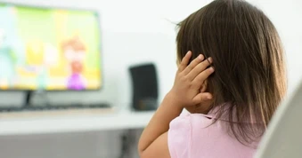 Trẻ dưới 5 tuổi xem tivi bao lâu là đủ?