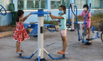 Trẻ rối loạn tâm lý bởi cô đơn trong chính ngôi nhà của mình