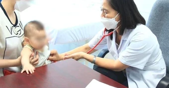 Trẻ sơ sinh trước ‘cơn bão’ mắc virus hợp bào hô hấp nguy hiểm