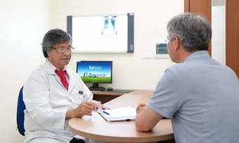 Trĩ biến chứng sau tự đắp thuốc điều trị - Báo TinVina