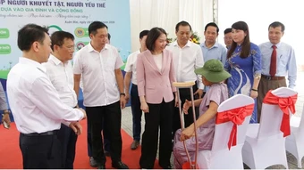 Triển khai thí điểm mô hình cho người khuyết tật, người yếu thế dựa vào gia đình và cộng đồng